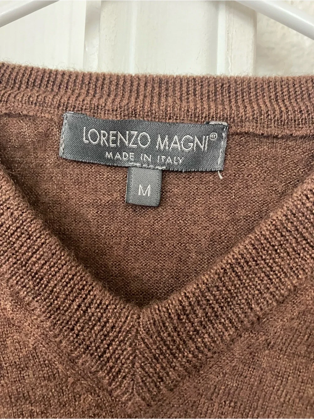 Lorenzo Magni  Men's V-Neck Chocolate Brown V-Neck Sweater Size M 100% Wool